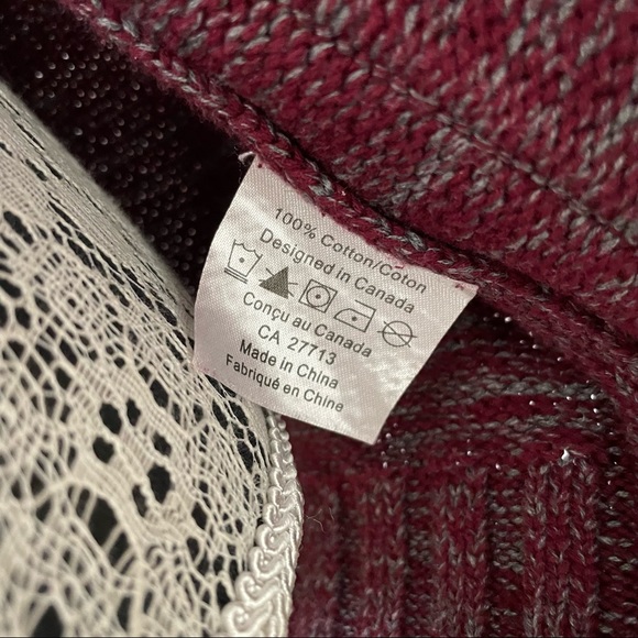 Queen's University Burgundy and Grey Thick Knit Cardigan - Picture 4 of 5